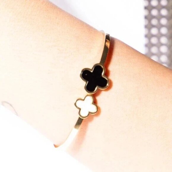 Gold Plated Clover Bracelet – Trendy Women’s Fashion Jewelry for Casual Wear - Picture 2 of 5